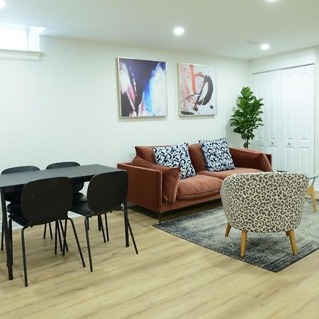 Spacious 2-Bed-Room Near Yonge & Major Mackenzie Richmond Hill Dış mekan fotoğraf
