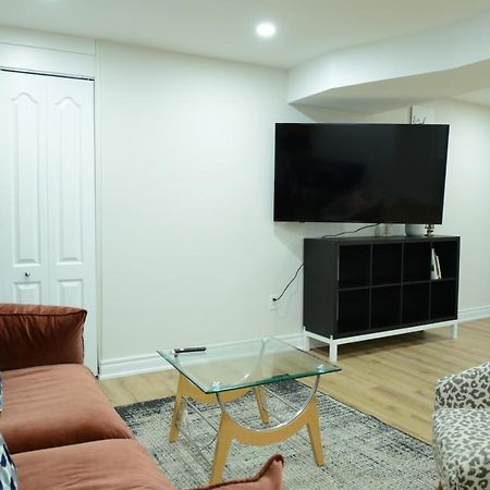 Spacious 2-Bed-Room Near Yonge & Major Mackenzie Richmond Hill Dış mekan fotoğraf