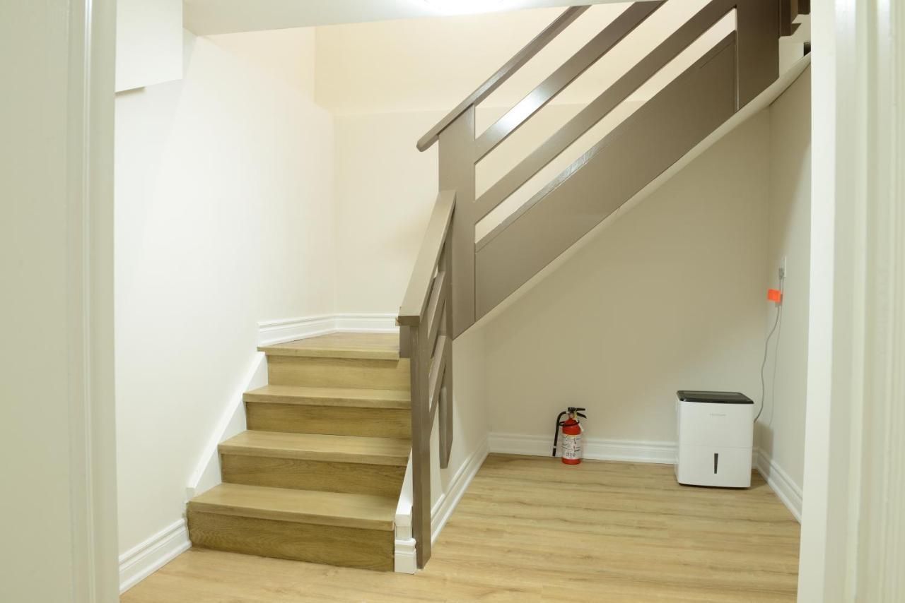 Spacious 2-Bed-Room Near Yonge & Major Mackenzie Richmond Hill Dış mekan fotoğraf