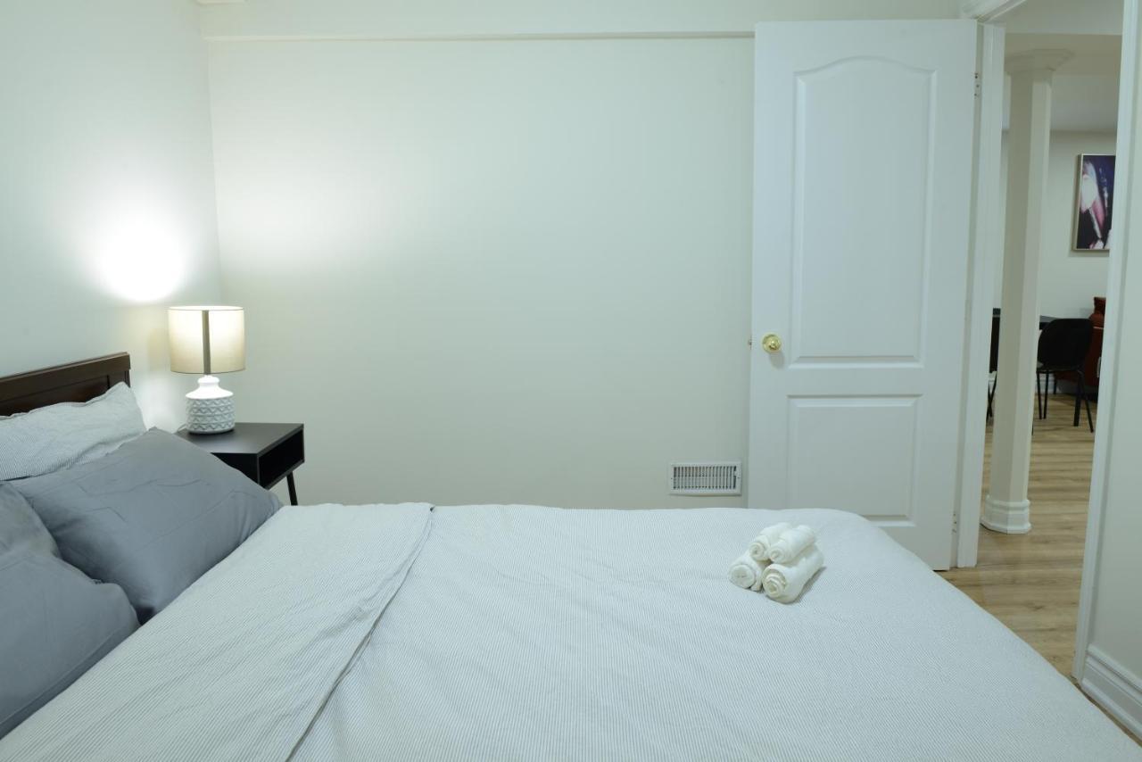 Spacious 2-Bed-Room Near Yonge & Major Mackenzie Richmond Hill Dış mekan fotoğraf