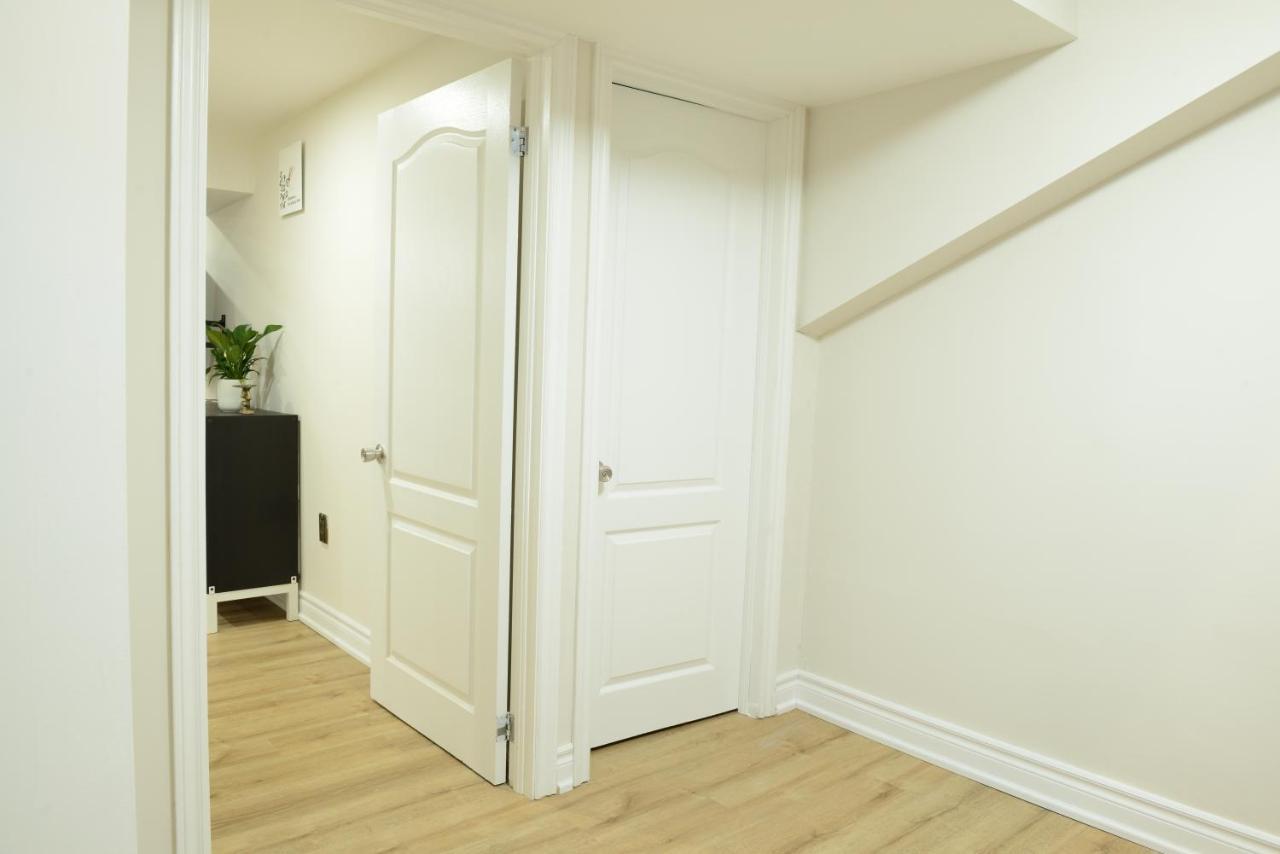 Spacious 2-Bed-Room Near Yonge & Major Mackenzie Richmond Hill Dış mekan fotoğraf