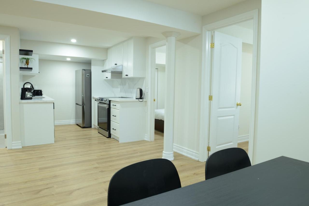 Spacious 2-Bed-Room Near Yonge & Major Mackenzie Richmond Hill Dış mekan fotoğraf