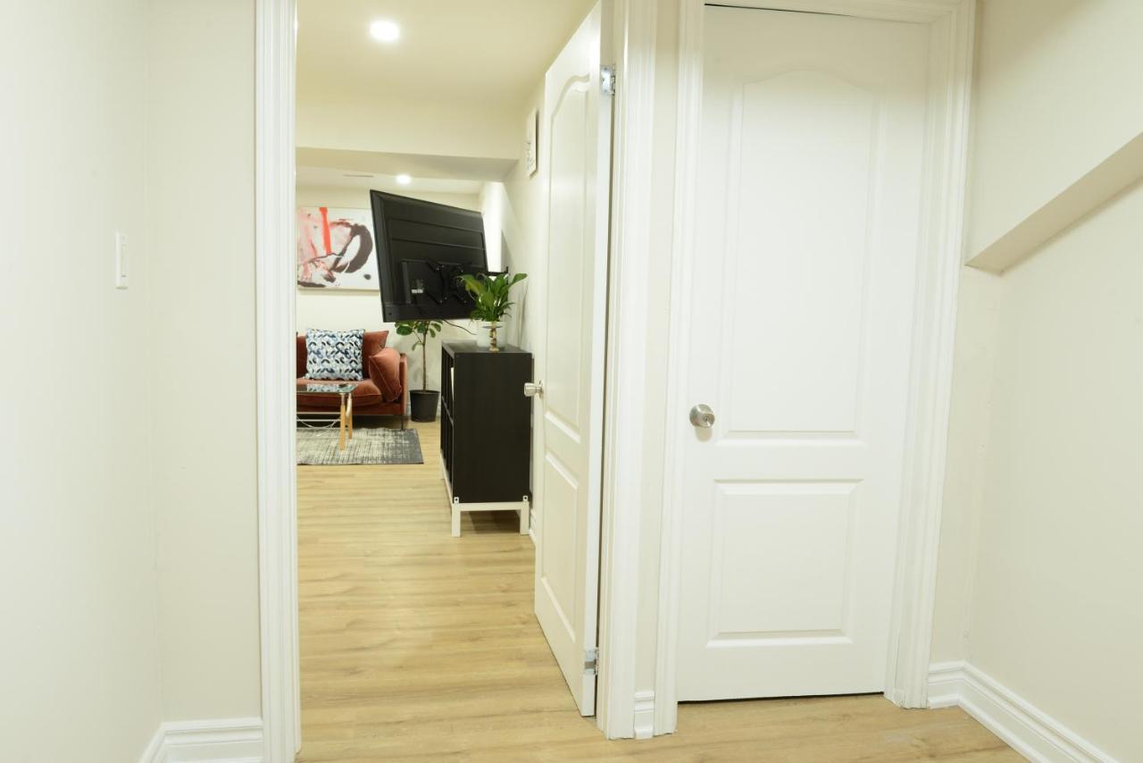 Spacious 2-Bed-Room Near Yonge & Major Mackenzie Richmond Hill Dış mekan fotoğraf