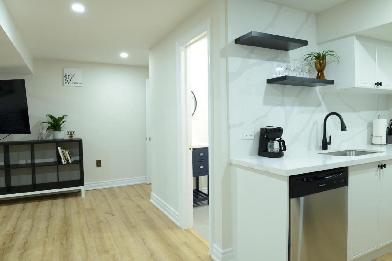 Spacious 2-Bed-Room Near Yonge & Major Mackenzie Richmond Hill Dış mekan fotoğraf